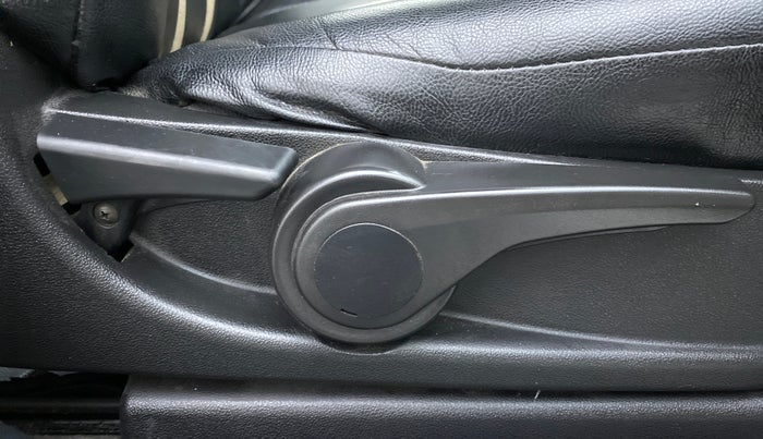 2018 Tata Tiago XZ 1.2 REVOTRON, Petrol, Manual, 84,203 km, Driver Side Adjustment Panel