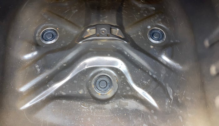 2017 Maruti Dzire VXI, Petrol, Manual, 31,003 km, Boot floor - Slight discoloration