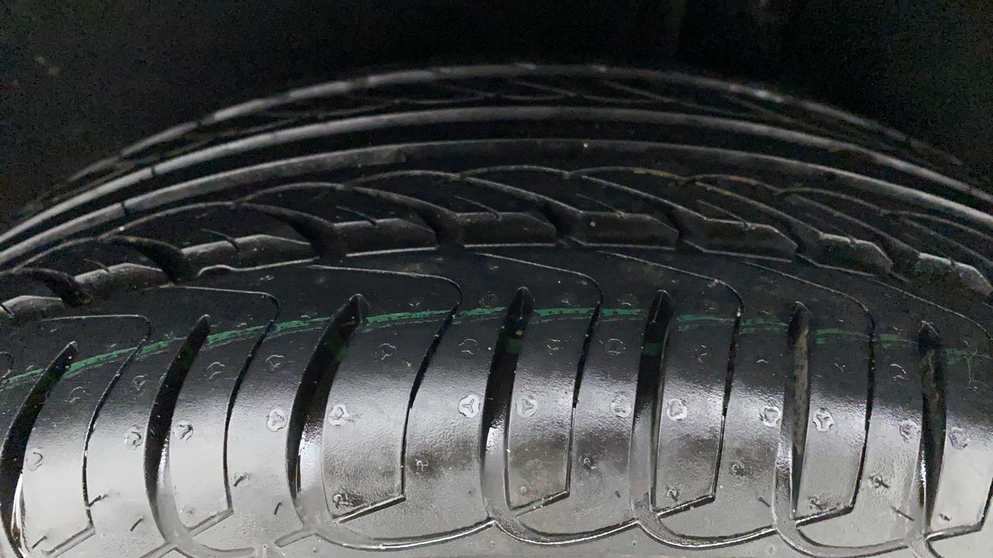 2014 Ford Ecosport 1.5 TITANIUM TI VCT AT, Petrol, Automatic, 29,334 km, Left Rear Tyre Tread