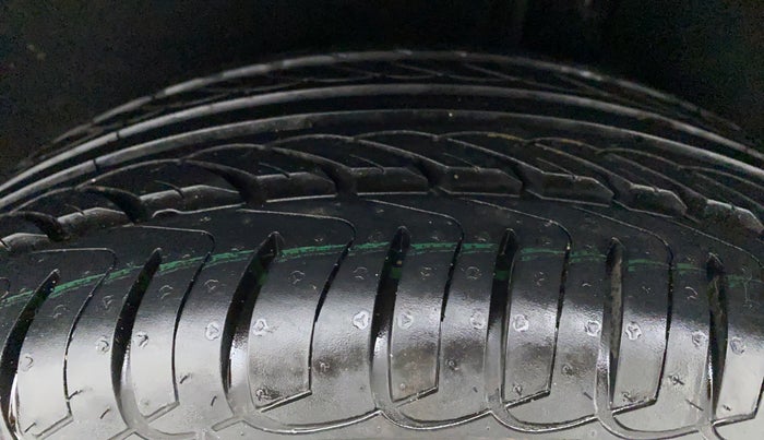 2014 Ford Ecosport 1.5 TITANIUM TI VCT AT, Petrol, Automatic, 29,334 km, Left Rear Tyre Tread