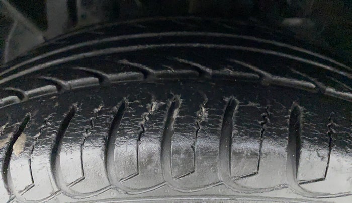 2014 Ford Ecosport 1.5 TITANIUM TI VCT AT, Petrol, Automatic, 29,334 km, Left Front Tyre Tread