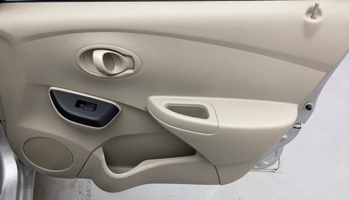 2017 Datsun Go T, Petrol, Manual, 27,157 km, Driver Side Door Panels Control