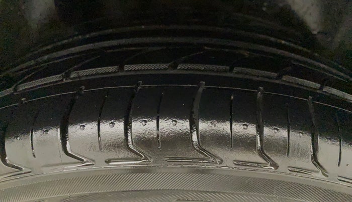 2019 Skoda Rapid STYLE 1.6 MPI, Petrol, Manual, 52,529 km, Right Rear Tyre Tread