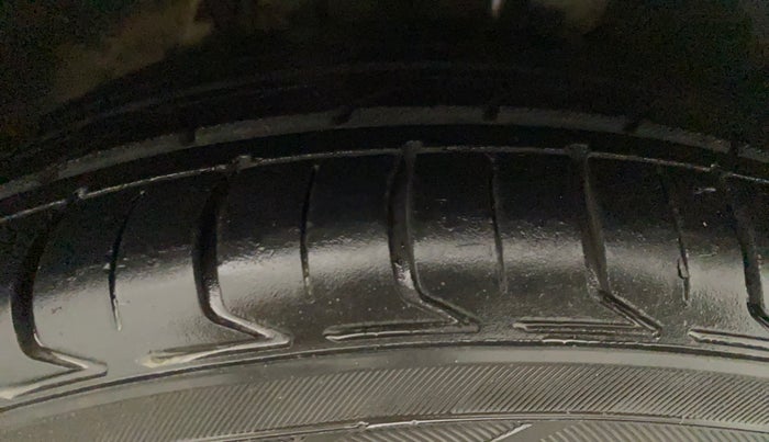 2019 Skoda Rapid STYLE 1.6 MPI, Petrol, Manual, 52,529 km, Left Front Tyre Tread