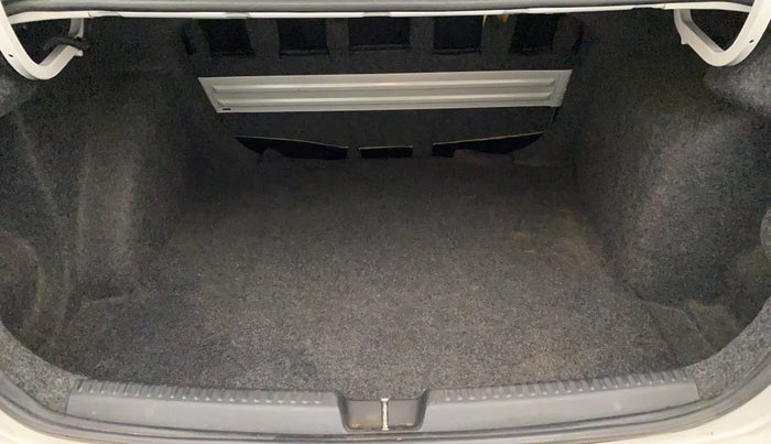 2019 Skoda Rapid STYLE 1.6 MPI, Petrol, Manual, 52,529 km, Boot Inside