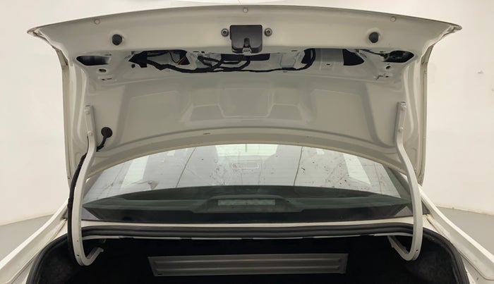 2019 Skoda Rapid STYLE 1.6 MPI, Petrol, Manual, 52,529 km, Boot Door Open