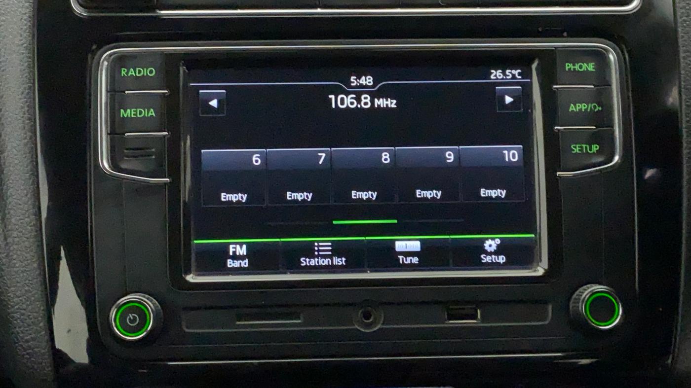 2019 Skoda Rapid STYLE 1.6 MPI, Petrol, Manual, 52,529 km, Infotainment System