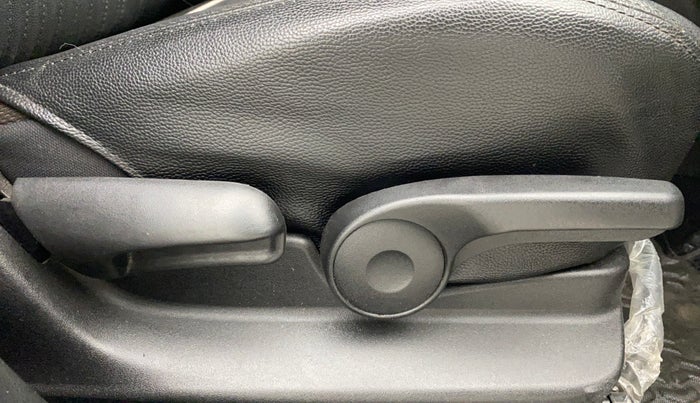 2021 Toyota URBAN CRUISER PREMIUM GRADE AT, Petrol, Automatic, 32,548 km, Driver Side Adjustment Panel