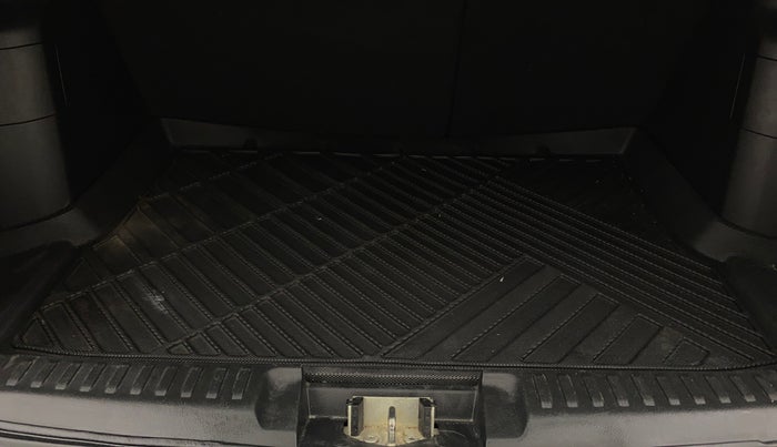 2021 Toyota URBAN CRUISER PREMIUM GRADE AT, Petrol, Automatic, 32,548 km, Boot Inside