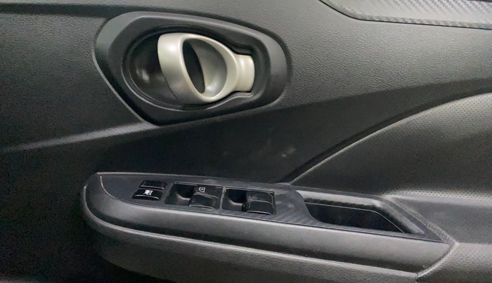 2018 Datsun Go T, CNG, Manual, 41,632 km, Driver Side Door Panels Control