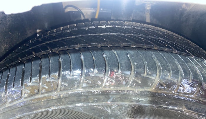 2018 Datsun Go T, CNG, Manual, 41,632 km, Left Front Tyre Tread