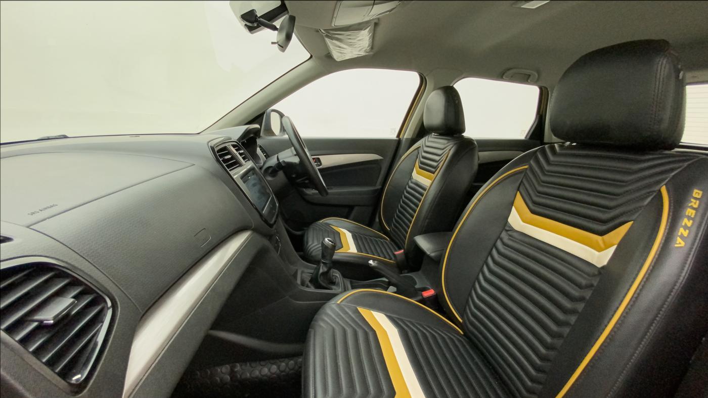 2016 Maruti Vitara Brezza ZDI PLUS, Diesel, Manual, 39,728 km, Right Side Front Door Cabin