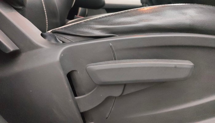 2023 Tata PUNCH ACCOMPLISHED MT CNG, CNG, Manual, 50,057 km, Driver Side Adjustment Panel