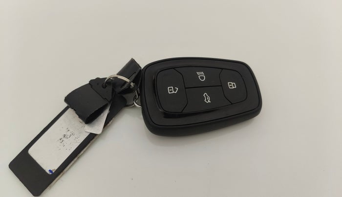 2023 Tata PUNCH ACCOMPLISHED MT CNG, CNG, Manual, 50,057 km, Key Close Up