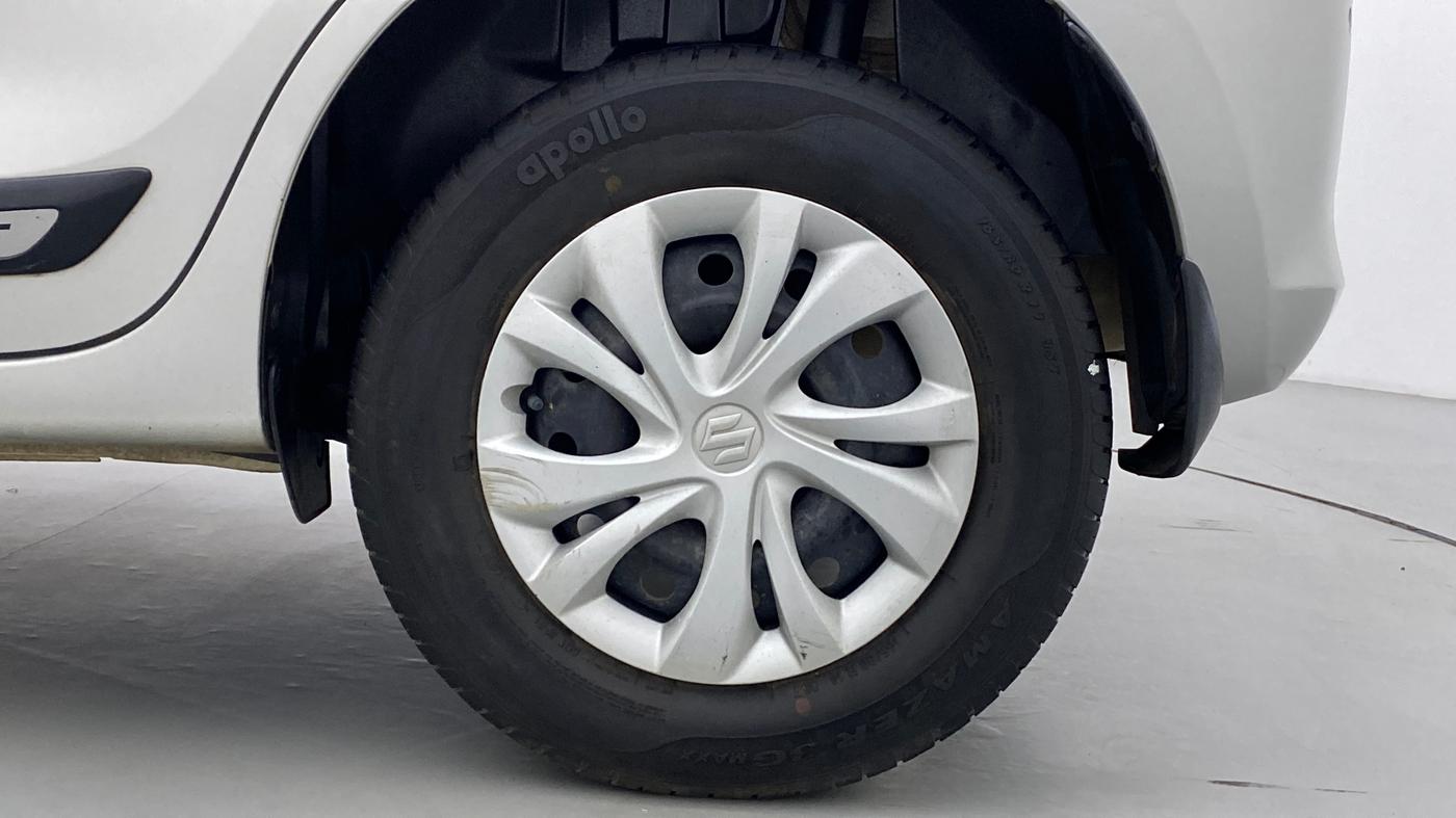 2020 Maruti Swift VXI D, Petrol, Manual, 42,783 km, Left Rear Wheel