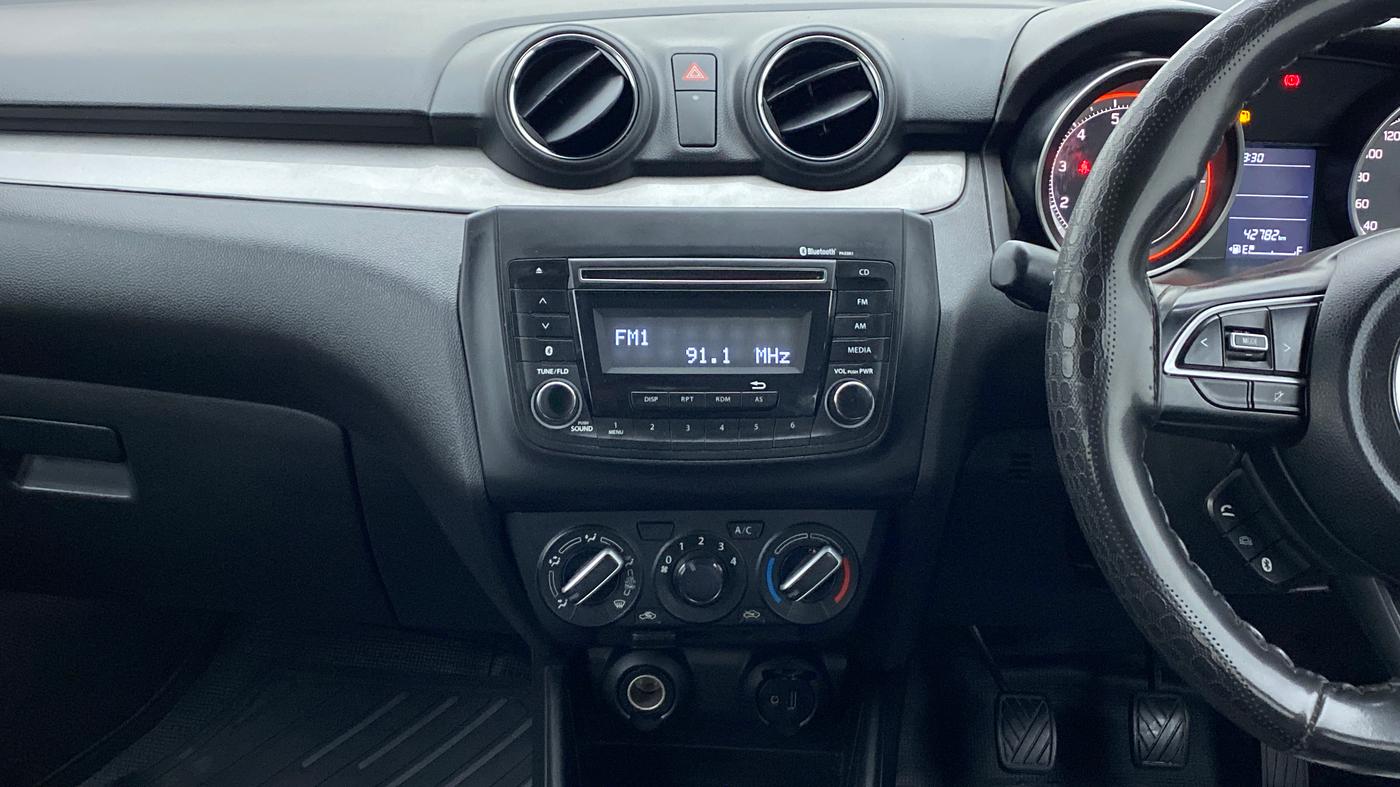 2020 Maruti Swift VXI D, Petrol, Manual, 42,783 km, Air Conditioner