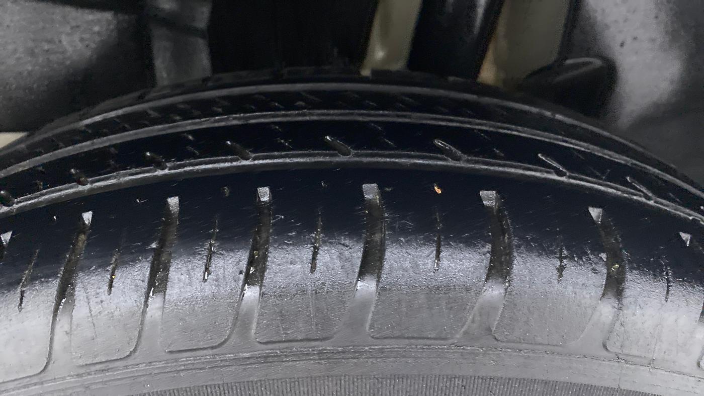 2020 Maruti Swift VXI D, Petrol, Manual, 42,783 km, Left Rear Tyre Tread