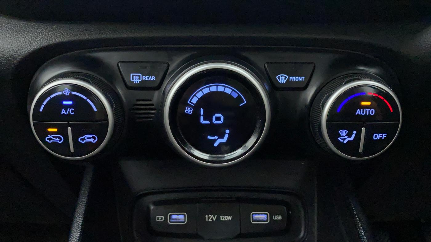 2021 Hyundai VENUE 1.5 SX(O) EXECUTIVE CRDI, Diesel, Manual, 36,366 km, Automatic Climate Control