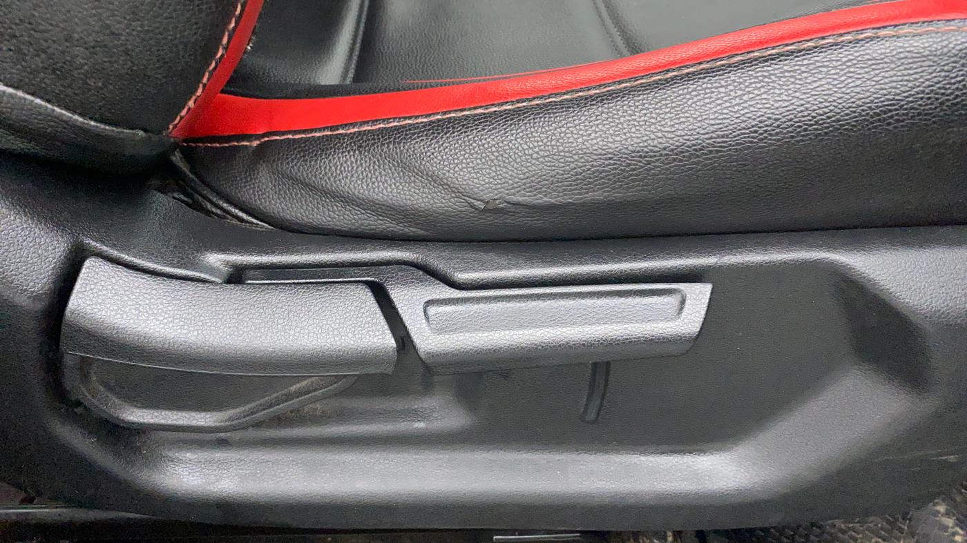 2021 Hyundai VENUE 1.5 SX(O) EXECUTIVE CRDI, Diesel, Manual, 36,366 km, Driver Side Adjustment Panel