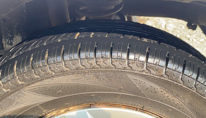 2019 Maruti Alto LXI, Petrol, Manual, 73,267 km, Left Rear Tyre Tread