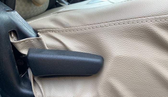 2019 Maruti Alto LXI, Petrol, Manual, 73,267 km, Driver Side Adjustment Panel