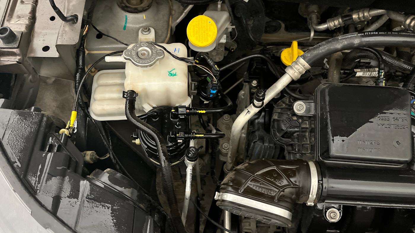 2022 Renault TRIBER RXZ AMT, Petrol, Automatic, 27,126 km, Engine View - Right