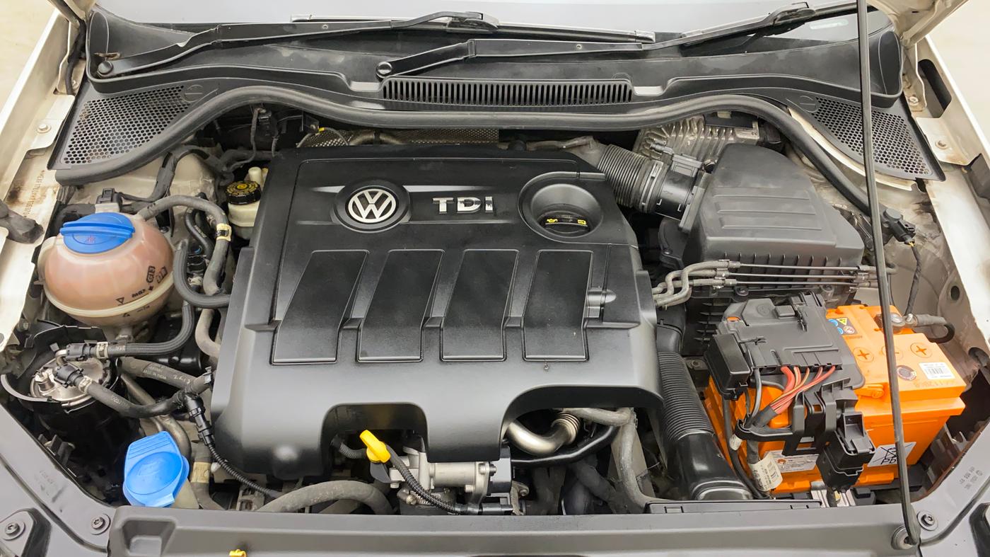 2017 Volkswagen Ameo TRENDLINE 1.5L, Diesel, Manual, 1,30,843 km, Engine View
