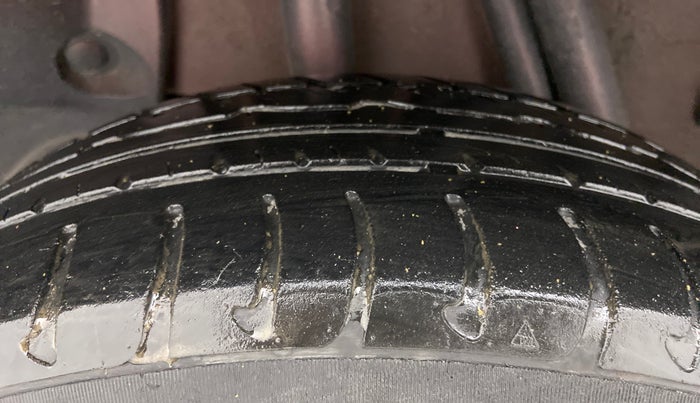 2017 Renault Duster RXS CVT, Petrol, Automatic, 54,426 km, Right Rear Tyre Tread