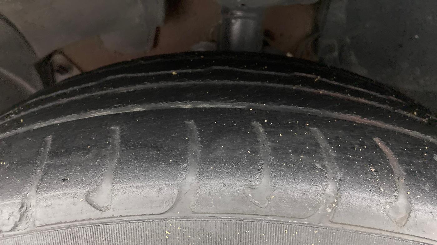 2017 Renault Duster RXS CVT, Petrol, Automatic, 54,426 km, Left Front Tyre Tread