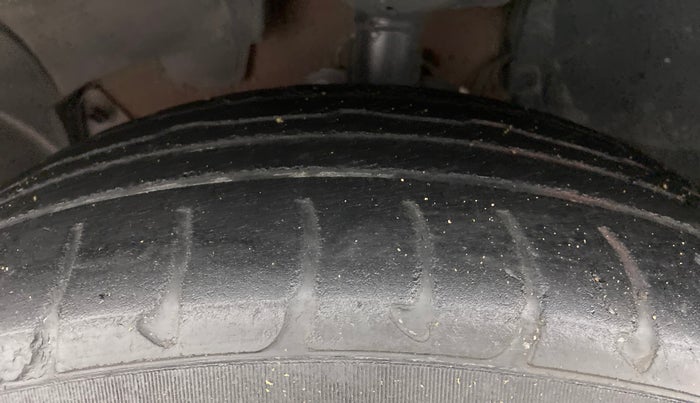 2017 Renault Duster RXS CVT, Petrol, Automatic, 54,426 km, Left Front Tyre Tread