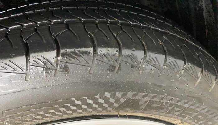 2023 Maruti Grand Vitara SIGMA SMART HYBRID, Petrol, Manual, 12,926 km, Right Front Tyre Tread