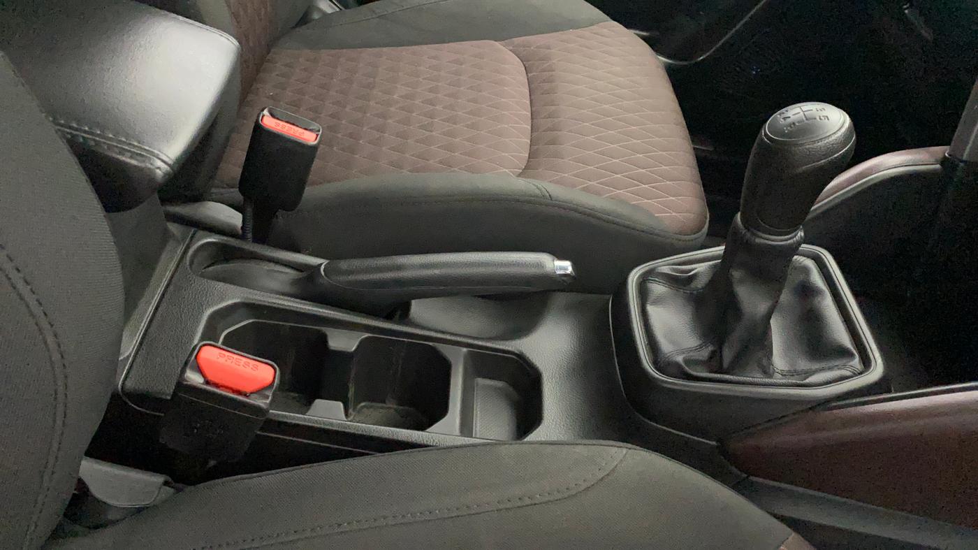 2023 Maruti Grand Vitara SIGMA SMART HYBRID, Petrol, Manual, 12,926 km, Gear Lever