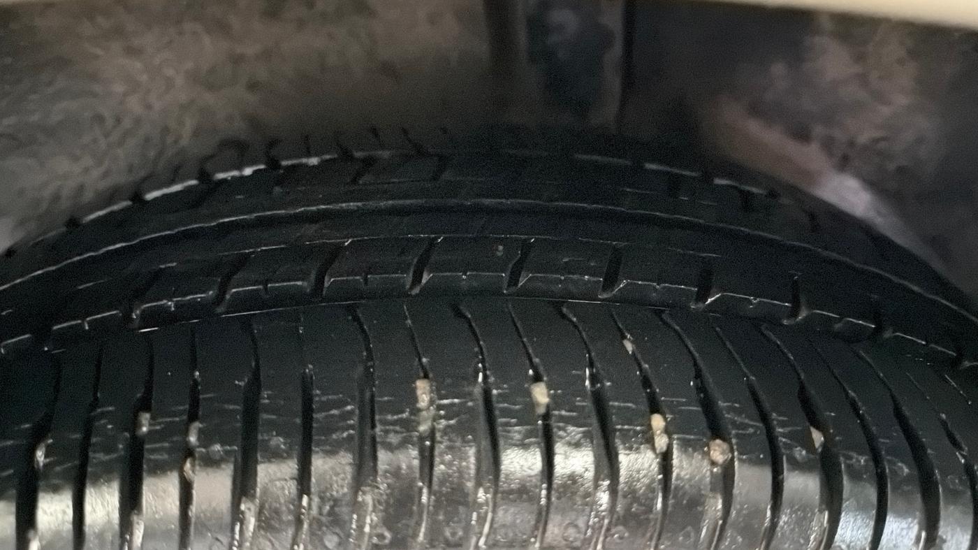 2015 Ford Ecosport TITANIUM 1.5L PETROL AT, Petrol, Automatic, 19,675 km, Left Rear Tyre Tread