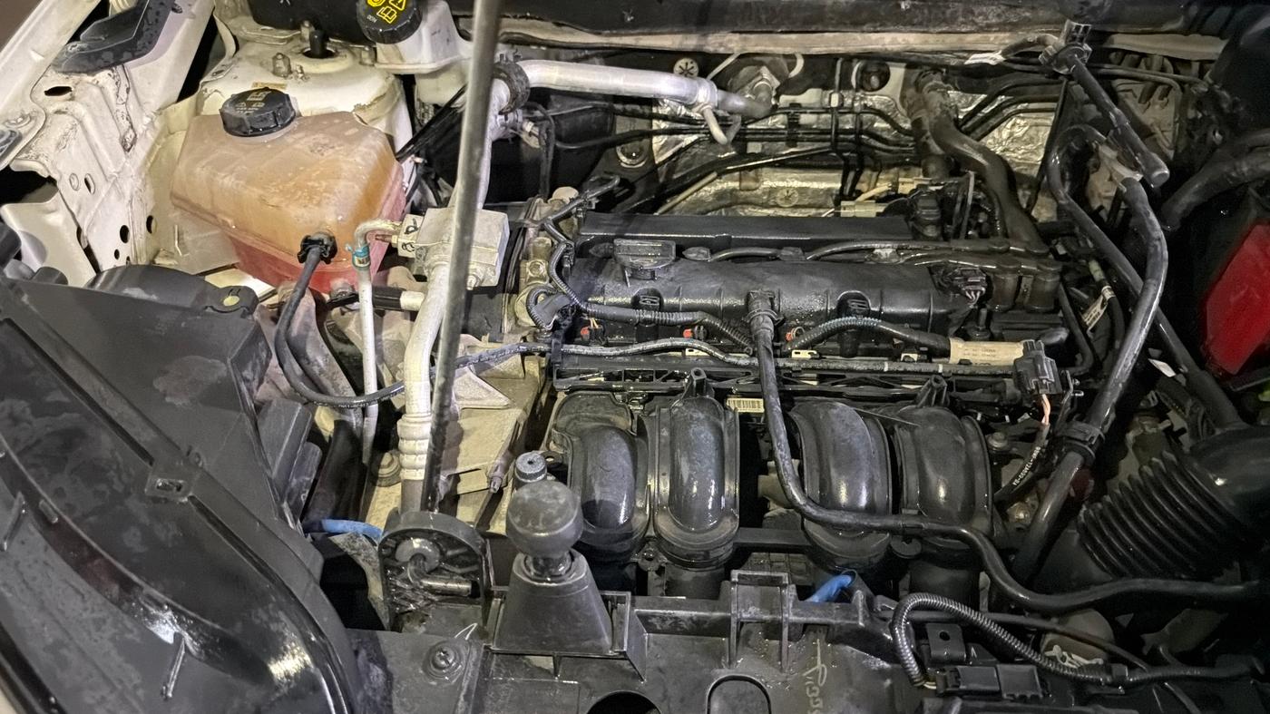 2015 Ford Ecosport TITANIUM 1.5L PETROL AT, Petrol, Automatic, 19,675 km, Engine View - Right