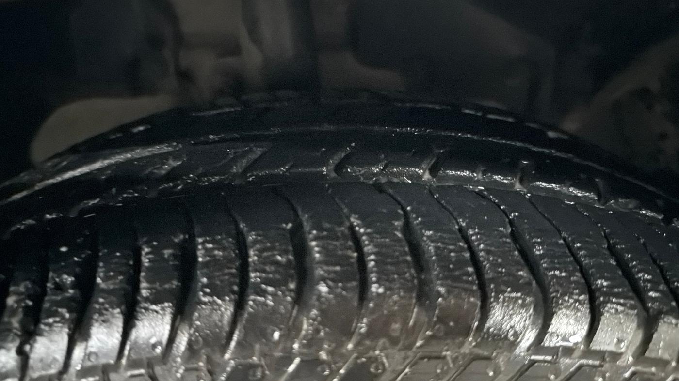 2015 Ford Ecosport TITANIUM 1.5L PETROL AT, Petrol, Automatic, 19,675 km, Right Front Tyre Tread