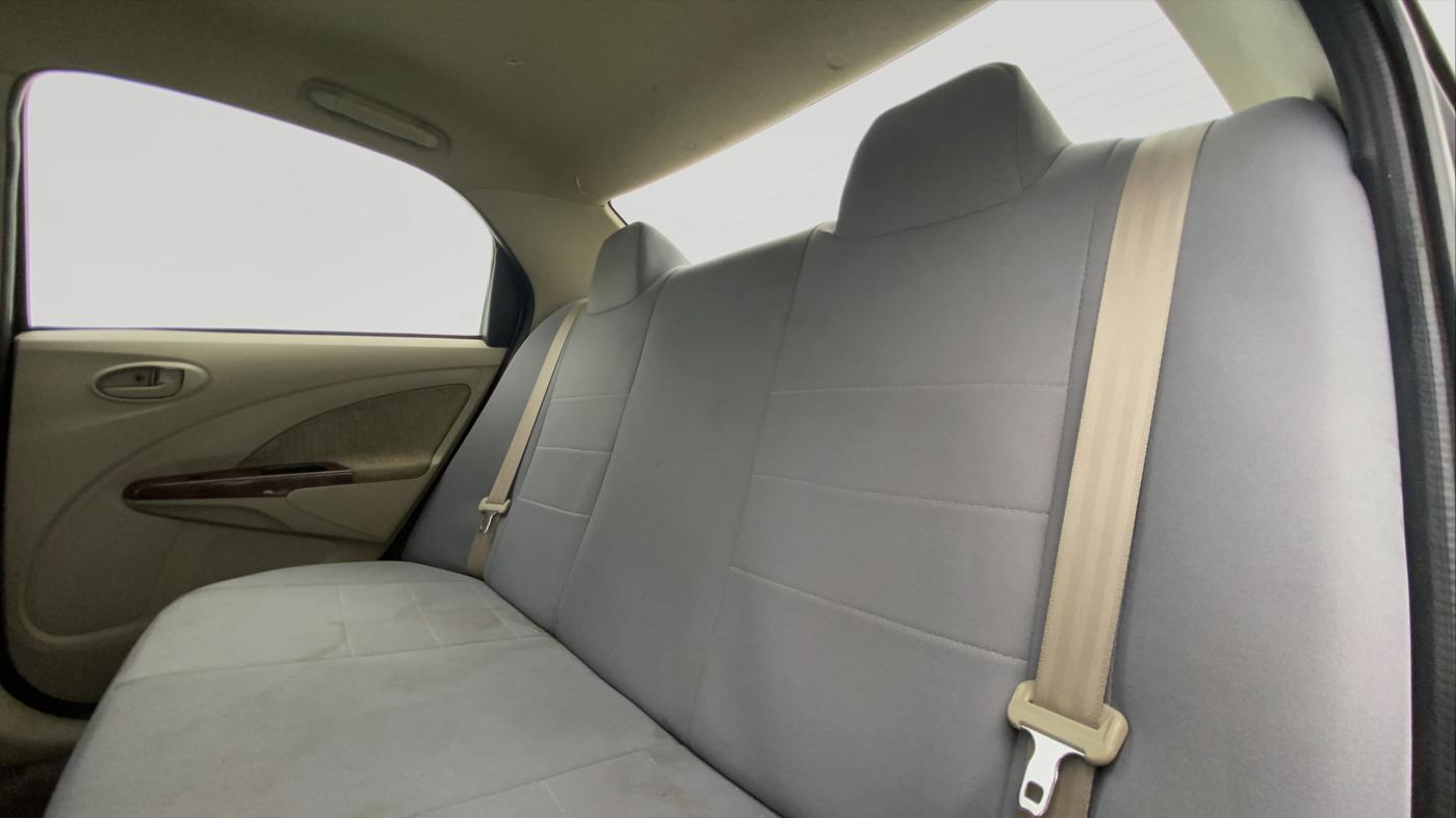2013 Toyota Etios V, Petrol, Manual, 50,578 km, Right Side Rear Door Cabin