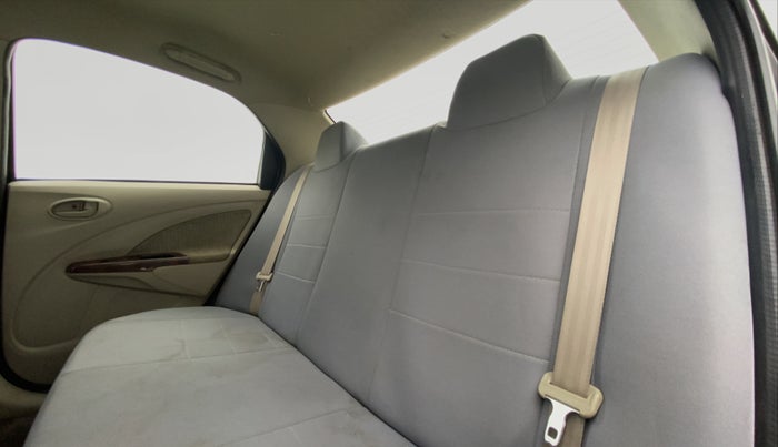 2013 Toyota Etios V, Petrol, Manual, 50,578 km, Right Side Rear Door Cabin