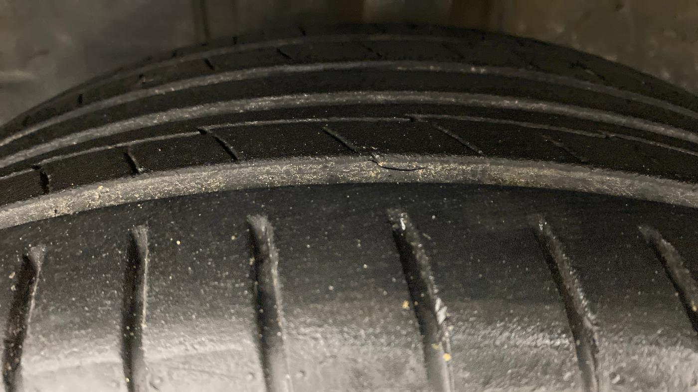 2013 Toyota Etios V, Petrol, Manual, 50,578 km, Left Front Tyre Tread