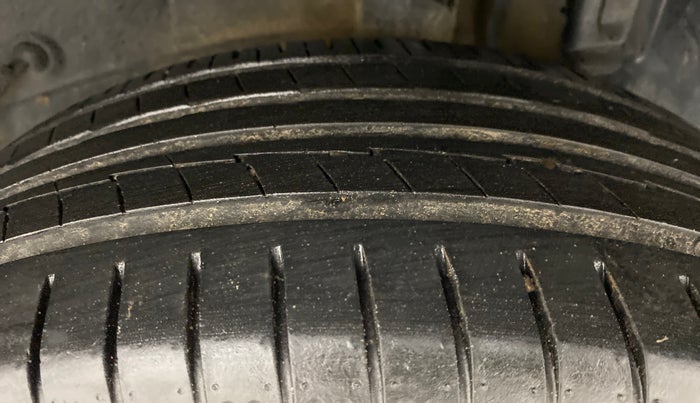 2013 Toyota Etios V, Petrol, Manual, 50,578 km, Left Rear Tyre Tread