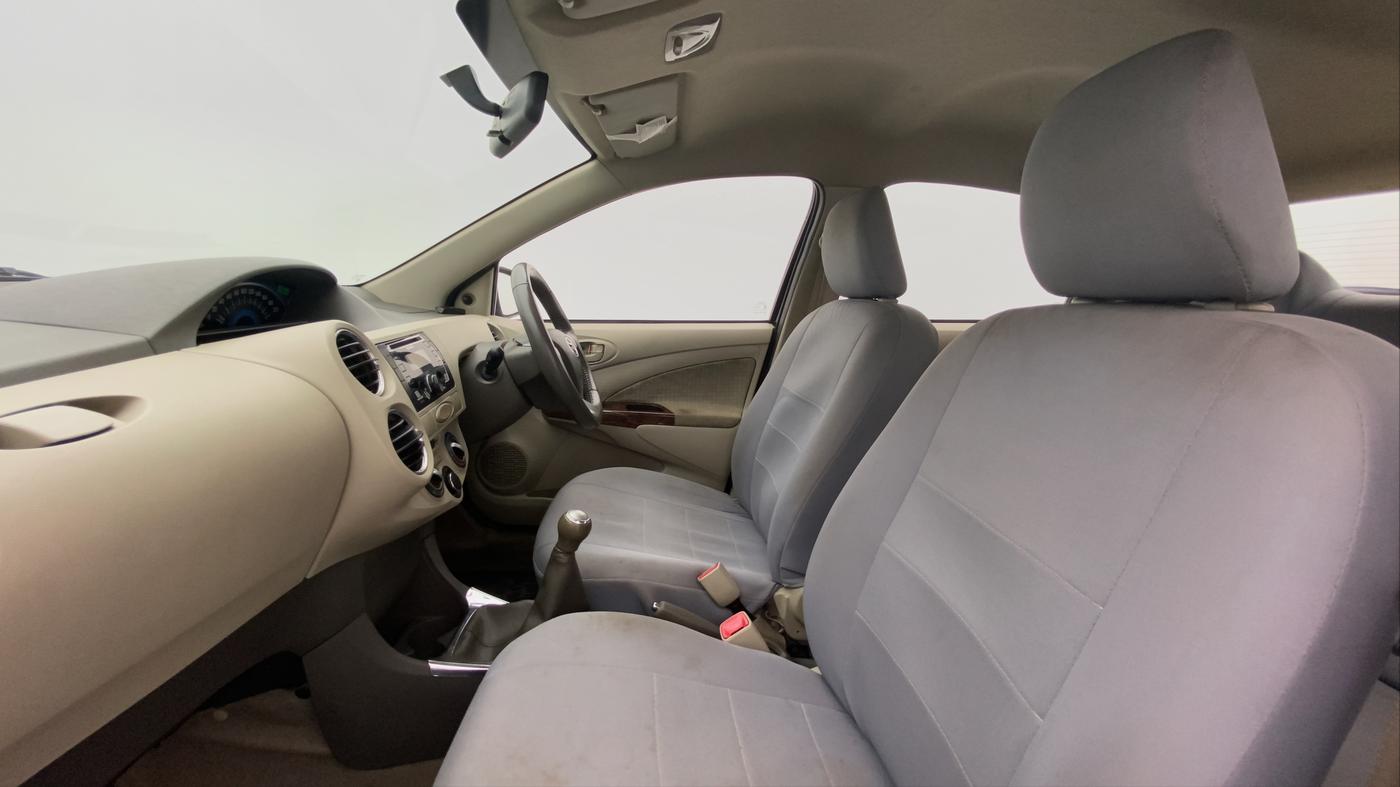 2013 Toyota Etios V, Petrol, Manual, 50,578 km, Right Side Front Door Cabin