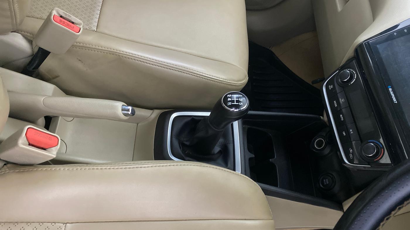 2023 Maruti Dzire ZXI CNG, CNG, Manual, 67,776 km, Gear Lever