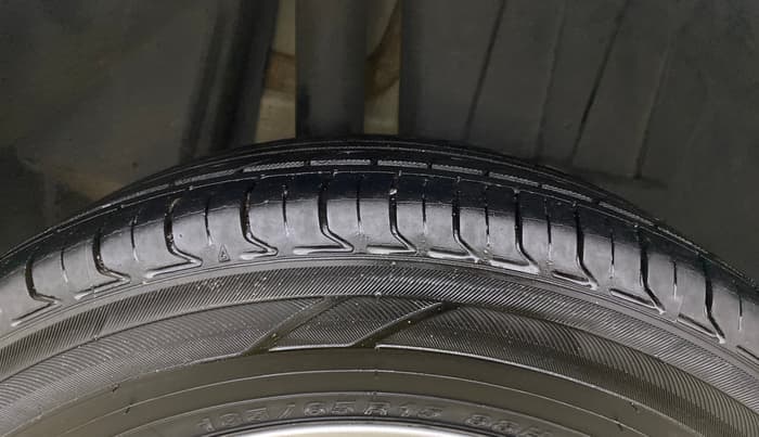 2023 Maruti Dzire ZXI CNG, CNG, Manual, 67,776 km, Right Rear Tyre Tread