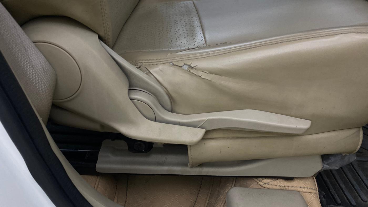 2023 Maruti Dzire ZXI CNG, CNG, Manual, 67,776 km, Driver Side Adjustment Panel