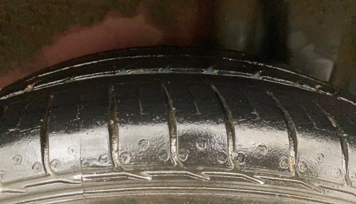 2012 Maruti Ritz ZXI, Petrol, Manual, 61,061 km, Left Rear Tyre Tread