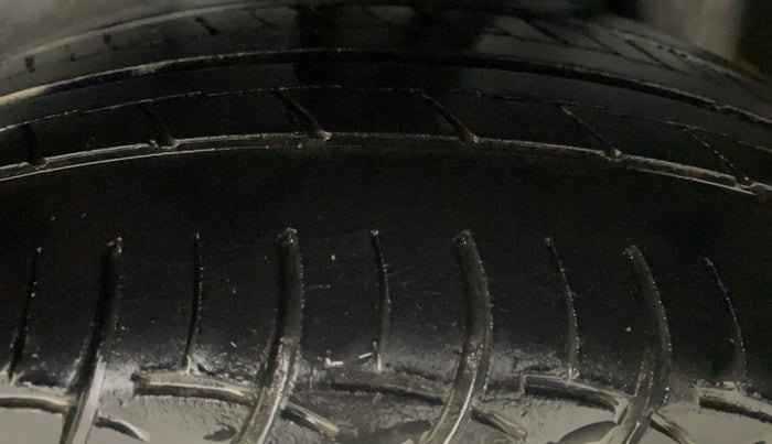 2017 Maruti Ertiga VXI, Petrol, Manual, 68,312 km, Left Rear Tyre Tread