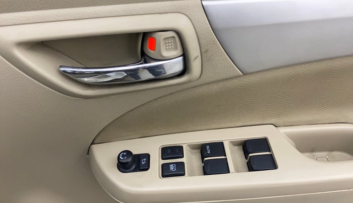 2017 Maruti Ertiga VXI, Petrol, Manual, 68,312 km, Driver Side Door Panels Control