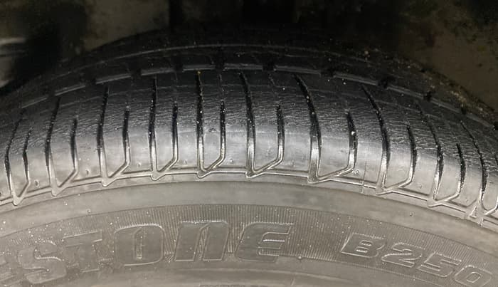 2018 Toyota Corolla Altis J PETROL, Petrol, Manual, 70,965 km, Left Front Tyre Tread