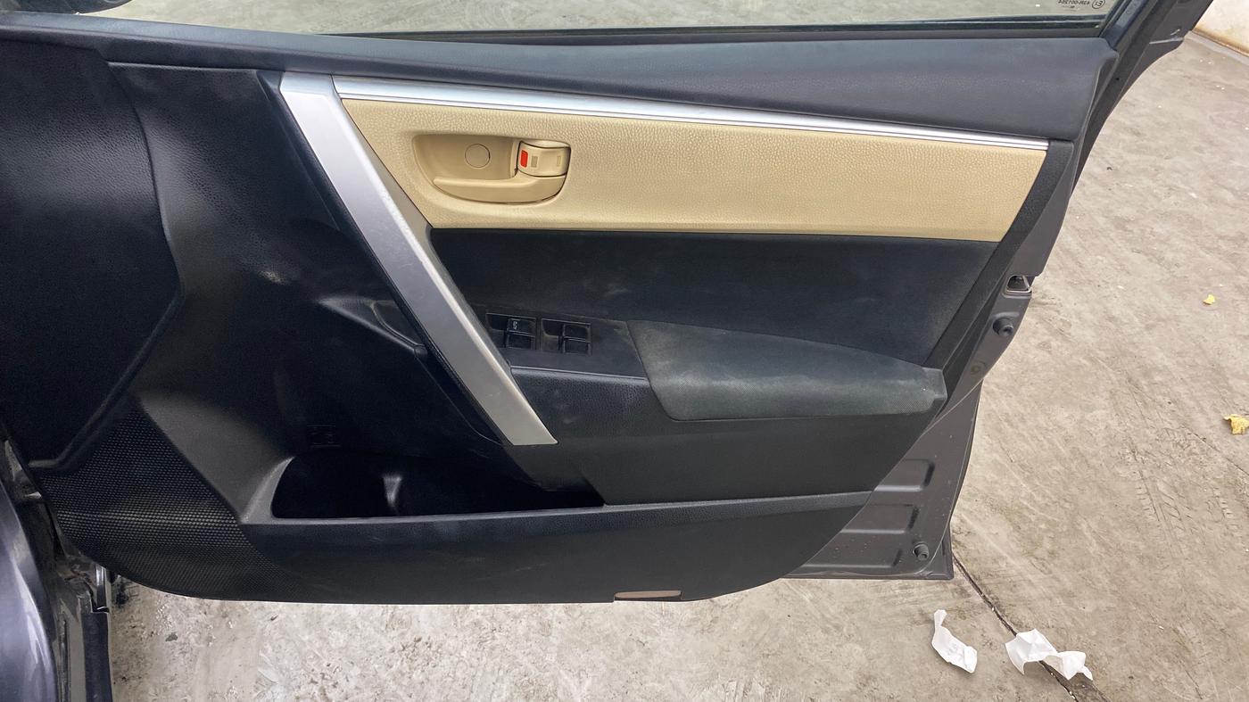 2018 Toyota Corolla Altis J PETROL, Petrol, Manual, 70,965 km, Driver Side Door Panels Control