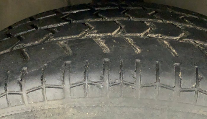 2010 Maruti Ritz VXI, Petrol, Manual, 82,020 km, Right Front Tyre Tread
