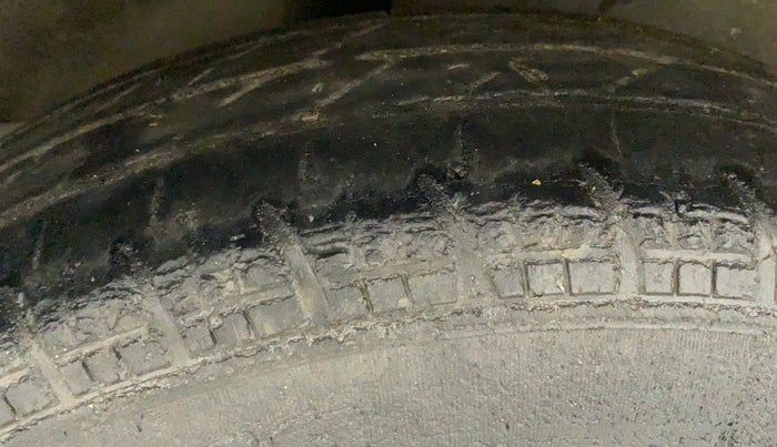 2010 Maruti Ritz VXI, Petrol, Manual, 82,020 km, Right Rear Tyre Tread